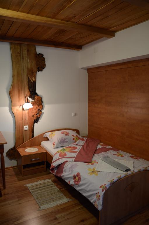 Apartmens And Rooms Sostar Cerkno Zimmer foto